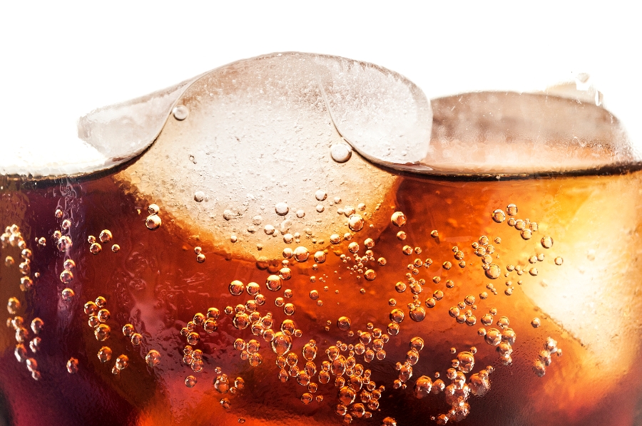 Por que refrigerante faz mal? 7 razões para evitar a bebida