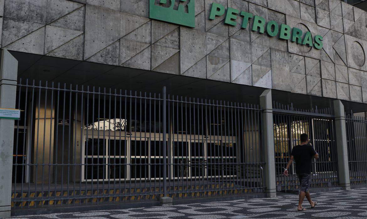 Caio Andrade tem nome aprovado pelo Comitê da Petrobras para presidência