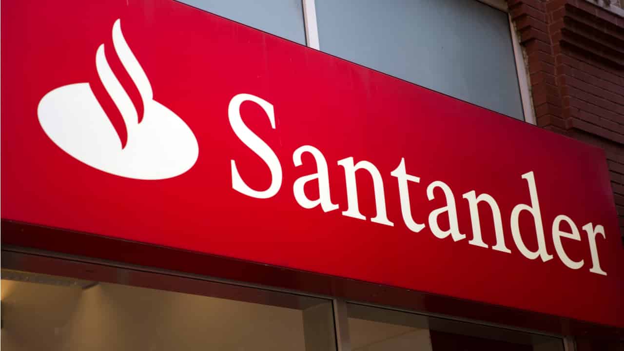 Procon Carioca notifica Santander por falha no aplicativo