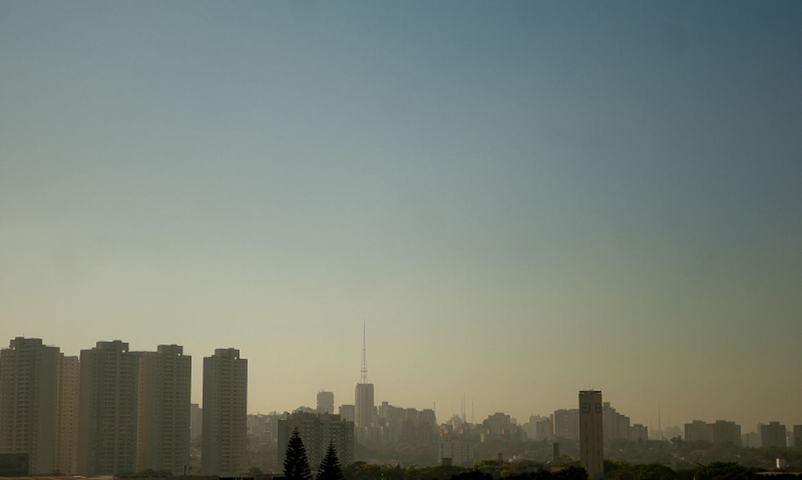 O calor não quer dar trégua na cidade de São Paulo