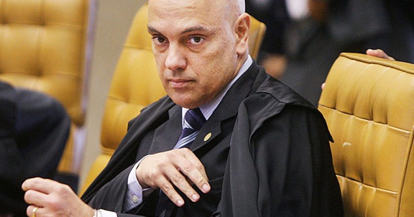 Determinação do  Juiz do STF Alexandre de Moraes para excluir publicações que associam  o PT e ex-presidente Lula a facção criminosa PCC causa polêmica no Brasil