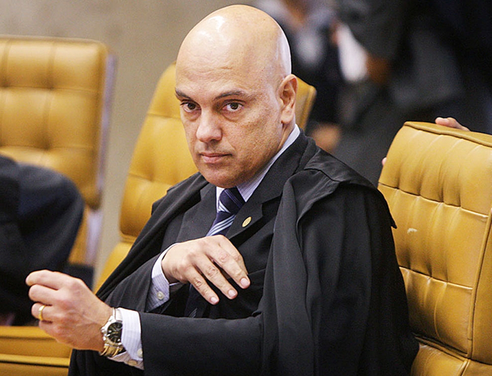 Determinação do  Juiz do STF Alexandre de Moraes para excluir publicações que associam  o PT e ex-presidente Lula a facção criminosa PCC causa polêmica no Brasil