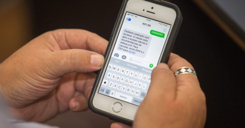 Operadoras terão que enviar alerta via celular sobre riscos de desastres naturais no RJ