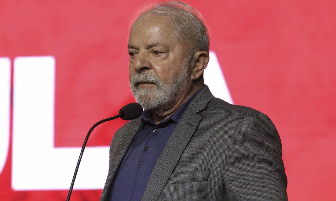 Lula é a favor do desarmamento, porém diz que já andou armado para se proteger, como pode?