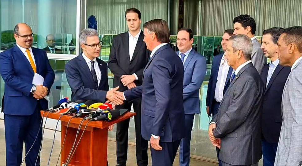 Bolsonaro recebe apoio de partidos e faz uma aliança forte para o segundo turno