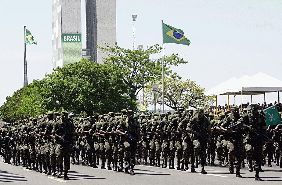 Forças Armadas planejam dar posse aos novos oficiais-generais indicados por Lula