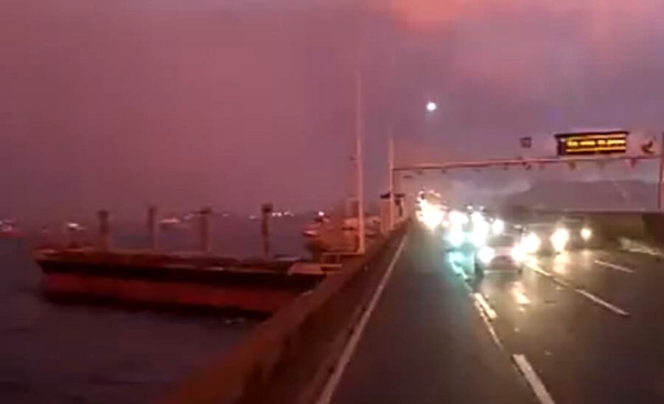 Navio à deriva bate e provoca fechamento da ponte Rio-Niterói nos dois  sentido      