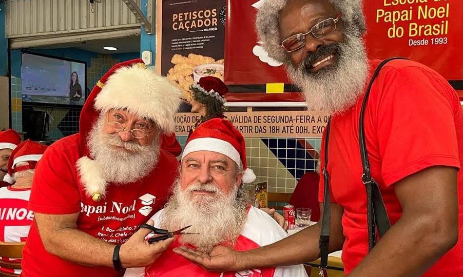 <strong>Papais Noéis encerram temporada de Natal 2022 com troféu, festa e caminhada</strong>