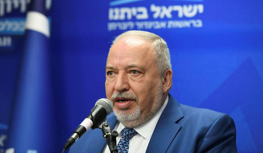 Ex ministro da defesa de Israel diz estar        pronto para ingressar no governo para de destruir o Hamas