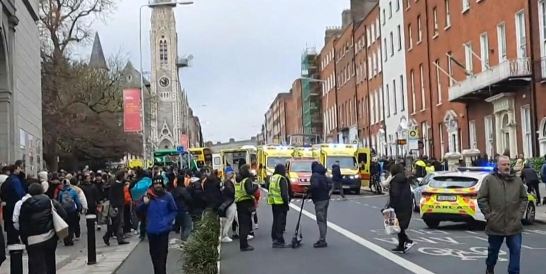 Motoboy brasileiro enfrenta terrorista em Dublin na Irlanda e salva crianças