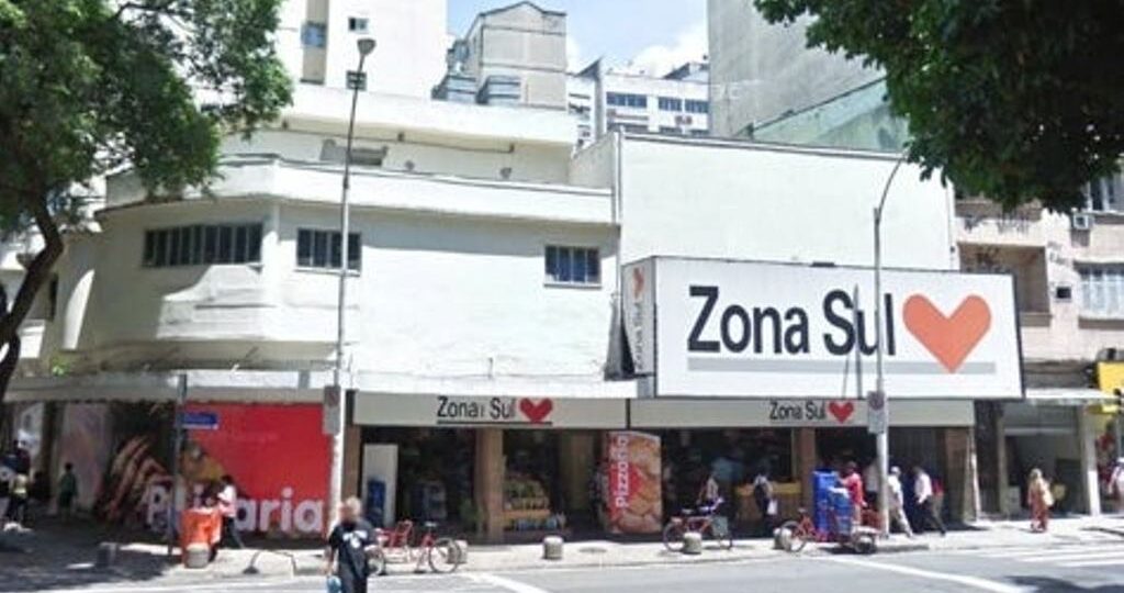 4 funcionários do Supermercado Zona Sul em Copacabana  são presos