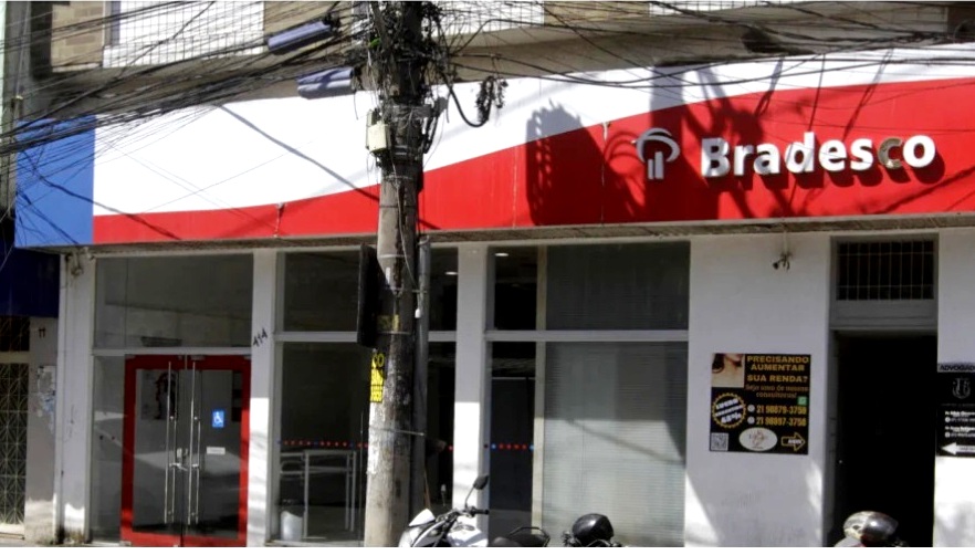 Criminosos assaltam agência bancária em Queimados, na Baixada Fluminense