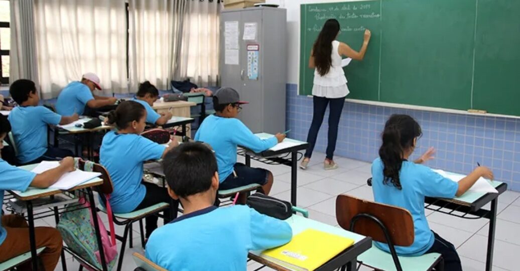 Projeto de lei estabelesse regras para valorização dos profissionais da educação básica