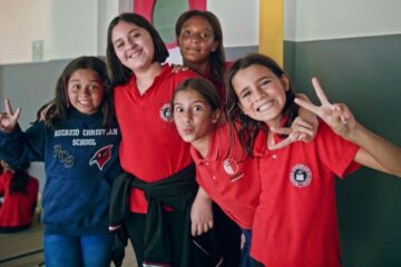 Ensino bilíngue no Brasil registra aumento de 64%