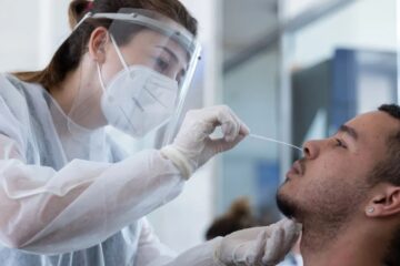 Baixa testagem pode mascarar aumento de casos de Covid no país, dizem especialistas