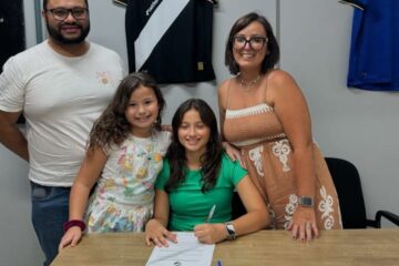 Joia do futebol feminino: Laura Pires, de Angra, brilha no Vasco.